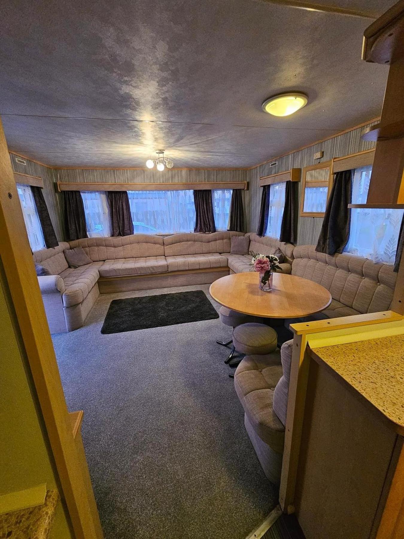 Butlins Skegness 8 Berth Caravan With Free Wifi And Bedding Holiday home Skegness