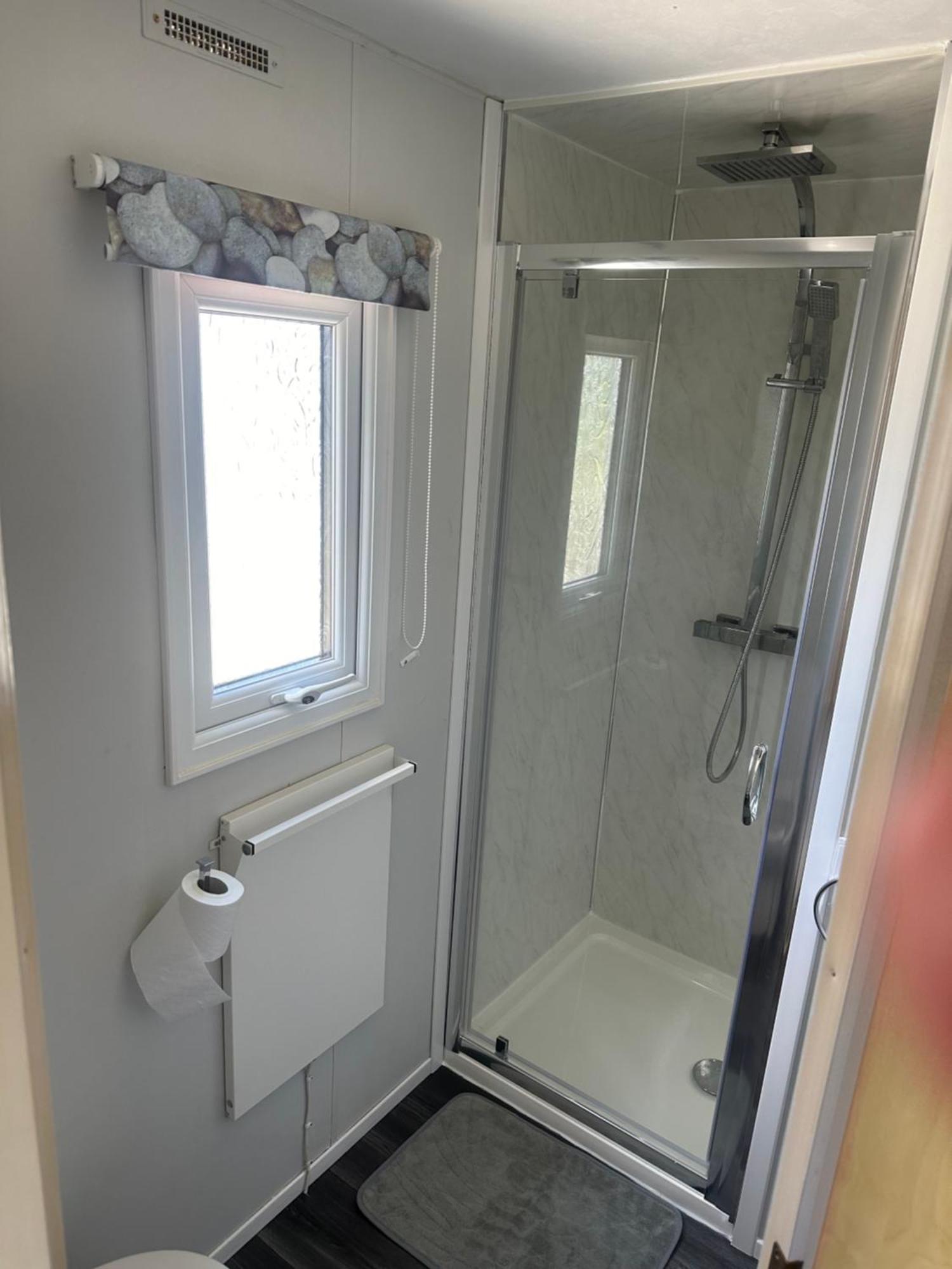Butlins Skegness 8 Berth Caravan With Free Wifi And Bedding *